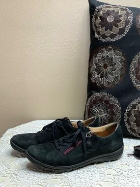 HARTJES XS Side Zip Sneakers Made in Austria Black Nubuck Leather